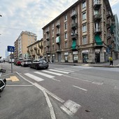 L'attraversamento crea problemi alle auto e ai pedoni. La Circoscrizione 8: “Presto un sopralluogo”