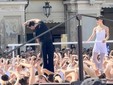 Roberto Bolle in azione in piazza San Carlo