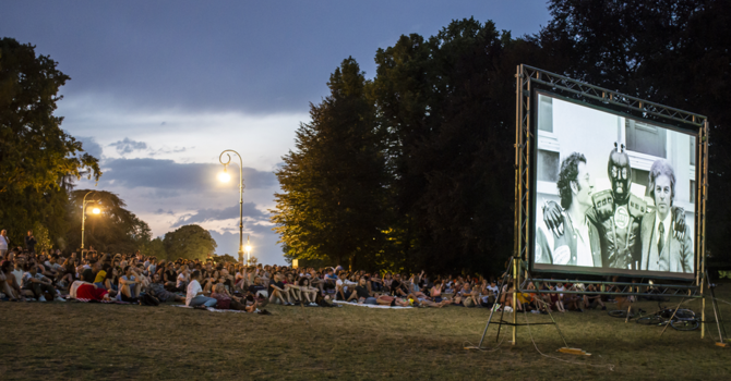 Cinema all'aperto: dove assistere alle proiezioni dei film sotto le stelle nelle sere d'estate Cinema all'aperto: dove assistere alle proiezioni dei film sotto le stelle nelle sere d'estate
