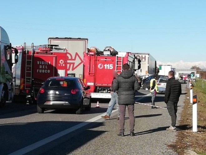 Tamponamento fra tir e bus sulla Torino-Milano: traffico paralizzato sull'autostrada (foto di archivio)