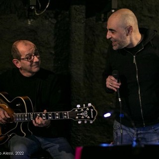 All'Osteria Rabezzana, Lele Piras Duo in un concerto omaggio a Pino Daniele All'Osteria Rabezzana, Lele Piras Duo in un concerto omaggio a Pino Daniele