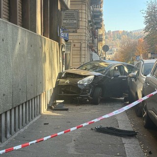 Dramma in corso Marconi: perde la vita andando a schiantarsi con l'auto