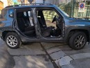 Rubano le portiere e il cofano a una Jeep Renegade Rubano le portiere e il cofano a una Jeep Renegade