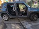 Rubano le portiere e il cofano a una Jeep Renegade