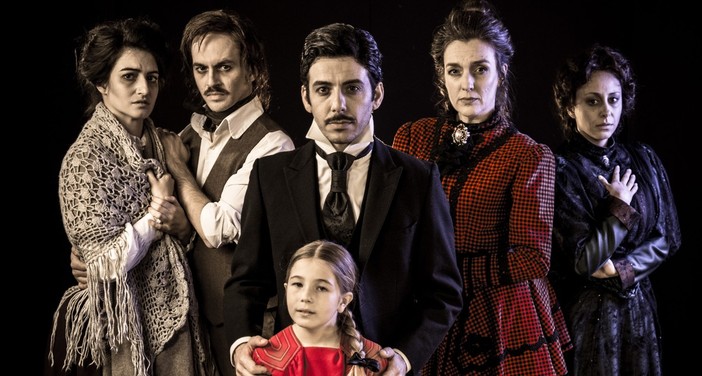 Ad Halloween torna "La Vedova": il noir gotico che trasforma il teatro in un film dell'orrore Ad Halloween torna "La Vedova": il noir gotico che trasforma il teatro in un film dell'orrore