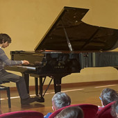 Luca Troncarelli al pianoforte Luca Troncarelli al pianoforte