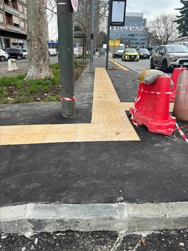 Lavori agli incroci delle strade in corso Giulio Lavori agli incroci delle strade in corso Giulio