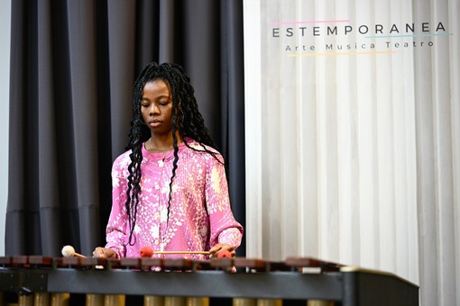 Dal degrado alla bellezza: Estemporanea festeggia 10 anni di musica, talenti e teatro in Barriera di Milano