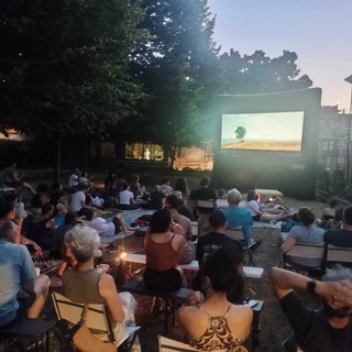 Una notte in tenda nel cuore della storia: al Villaggio Leumann arriva il primo Camping Urbano