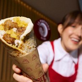 Cooker Girl a La Piadineria: l'aperitivo con Aurora Cavallo questa sera in piazzale Aldo Moro Cooker Girl a La Piadineria: l'aperitivo con Aurora Cavallo questa sera in piazzale Aldo Moro
