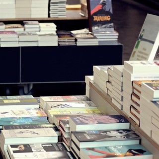 Apprezzamento da parte dei librai per la decisione del Comune