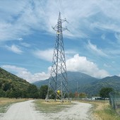 Via i tralicci Terna, la demolizione potrebbe partire nell’inverno Via i tralicci Terna, la demolizione potrebbe partire nell’inverno