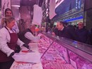 Lo Russo al mercato di Porta Palazzo, gli ambulanti: &quot;Ci sono troppi abusivi&quot; [VIDEO]