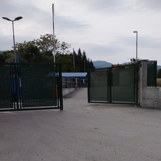 La porta aperta ieri sera all’ecoisola di Luserna San Giovanni