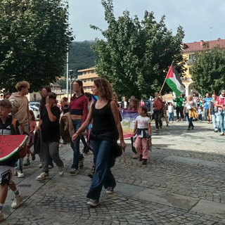 Il ritrovo in piazza a Luserna San Giovanni