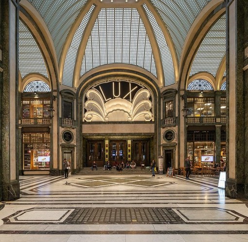 Riapre il cinema Lux