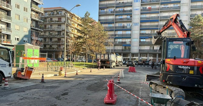 Lavori in corso in piazza Guala