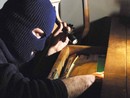 Nichelino, gli rubano dentro l'auto e poi in casa: colto da malore il proprietario