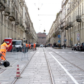 Gli ultimi ritocchi in via Po, dopo un anno di lavori - Foto Daniele Caponnetto