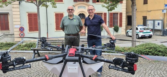 La svolta hi-tech contro le zanzare, a Piverone il primo test con i droni larvicidi La svolta hi-tech contro le zanzare, a Piverone il primo test con i droni larvicidi