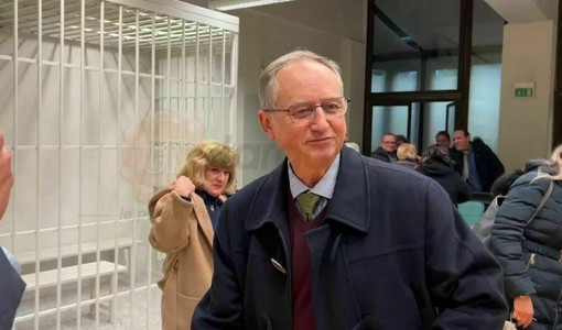 Sul caso di Mario Roggero interviene anche lo scrittore Carlo Lucarelli Sul caso di Mario Roggero interviene anche lo scrittore Carlo Lucarelli