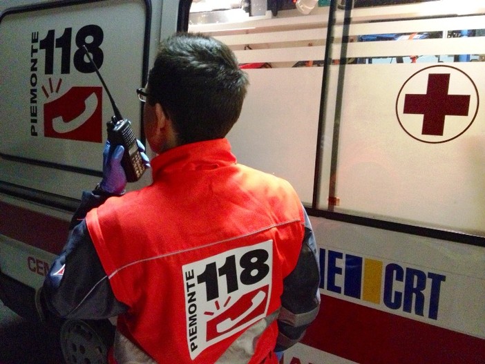 Chieri, perde il controllo dell'auto e finisce in un rio: 20enne intrappolato per ore prima dei soccorsi