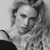 &quot;Cantando sotto la pioggia&quot;,  il musical hollywoodiano al Teatro Alfieri con protagoniste Flora Canto e Martina Stella