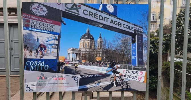 La Milano-Torino compie 150 anni: da oggi mostra fotografica ai piedi della Mole