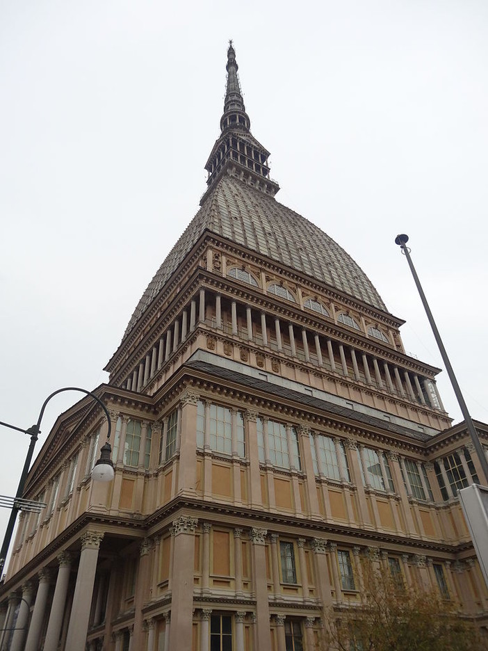 A Torino un viaggio attraverso la Sclerosi Multipla con PortrAIts