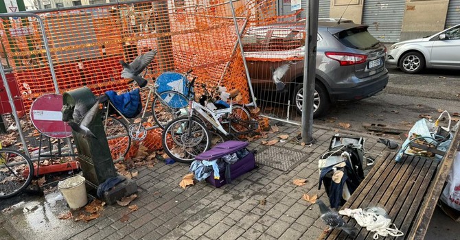 Ferito alla gola con un coccio di bottiglia, 29enne in ospedale dopo un’aggressione