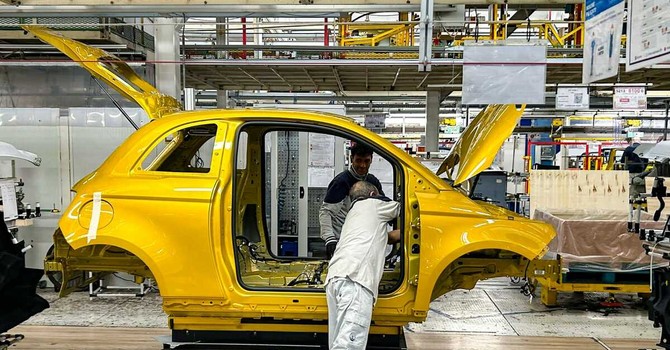 La 500 ibrida potrebbe dare lavoro anche agli operai attualmente addetti alle "mascherine"