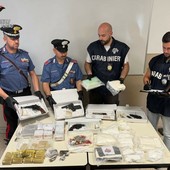 Maxi blitz tra Torino e Canavese: scoperto arsenale e droga nei boschi