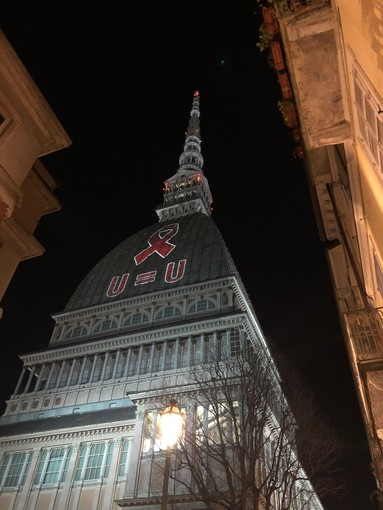 Torino scende in campo contro l'AIDS Torino scende in campo contro l'AIDS