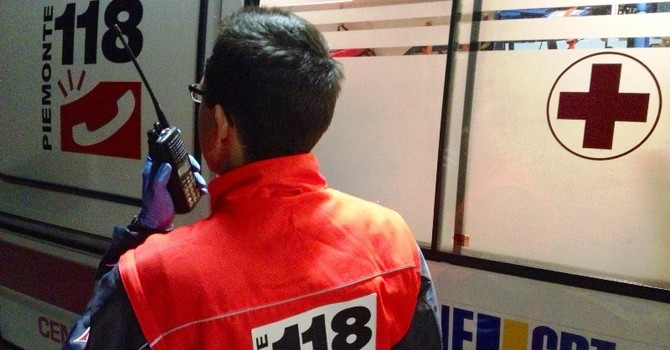 Salassa, uomo investito lungo la statale 460 mentre cerca di salvare una volpe