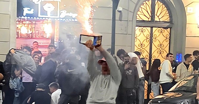 Caos movida a Torino con fumogeni e rifiuti, Lo Russo: "Scene intollerabili, serve presidio del territorio"