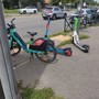 Monopattini e bici in sharing abbandonati alle fermate: &quot;Pedoni sempre più penalizzati&quot;
