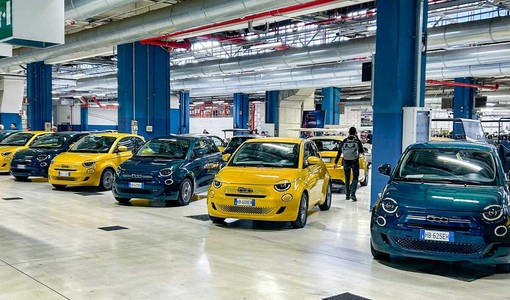 Mirafiori, grido d'allarme dei sindacati: ferie raddoppiate, meno auto prodotte e nuovo rischio di cassa integrazione
