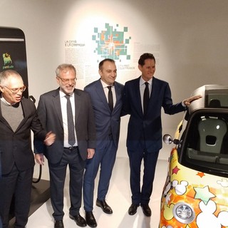 L'auto di oggi si specchia nell'Austerity del 1973. Elkann: &quot;Torino centrale nel cambiamento della mobilità&quot;