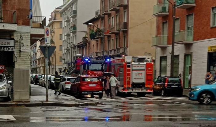 I vigili del fuoco sul luogo dell'incendio
