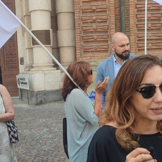 Il tour nelle spiagge di Fratelli d'Italia arriva anche a Torino, Montaruli: "Prendiamoci cura degli anziani"
