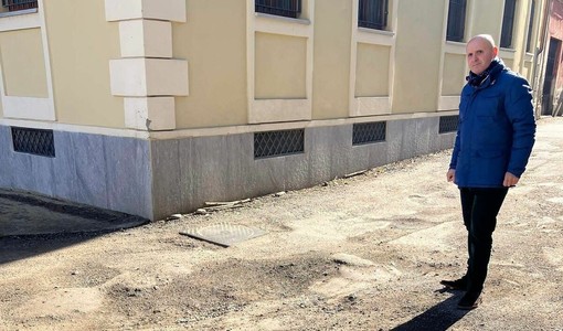 Cavoretto, dopo i lavori Smat rimangono le buche sull’asfalto