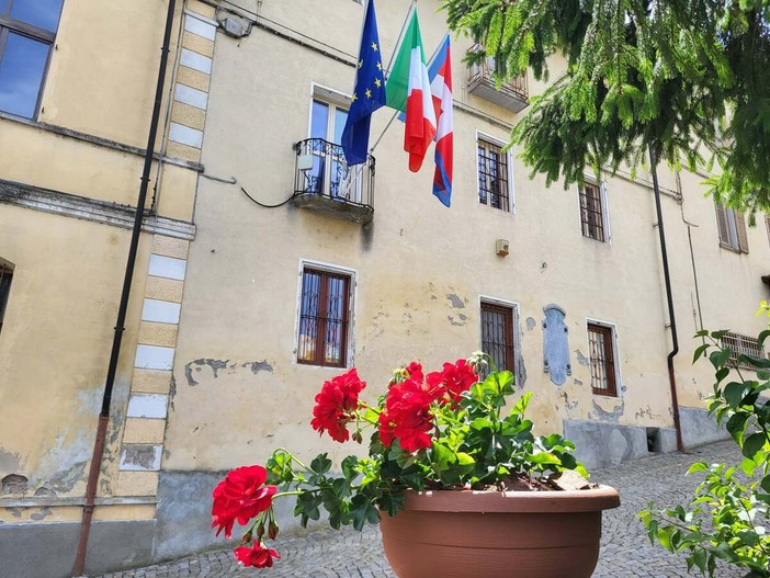 Il municipio di Monteu Il municipio di Monteu