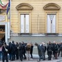 Code davanti all'ingresso di Camera