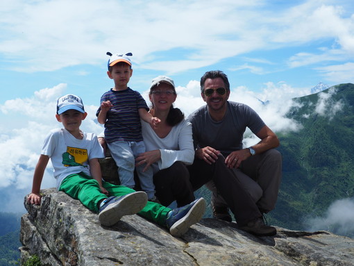 Da sinistra Dario e Flavio Parisso, Ramona Bianca Rus e Luca Parisso sul Monte Servin Da sinistra Dario e Flavio Parisso, Ramona Bianca Rus e Luca Parisso sul Monte Servin