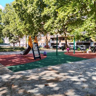 Nuova vita per il giardino di via Fossati: giochi inclusivi e sicurezza per tutti
