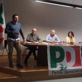 Il nuovo segretario Davide Cairo (in piedi)