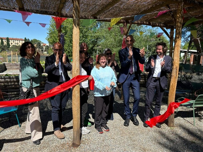 Taglio del nastro per il nuovo orto terapeutico Taglio del nastro per il nuovo orto terapeutico