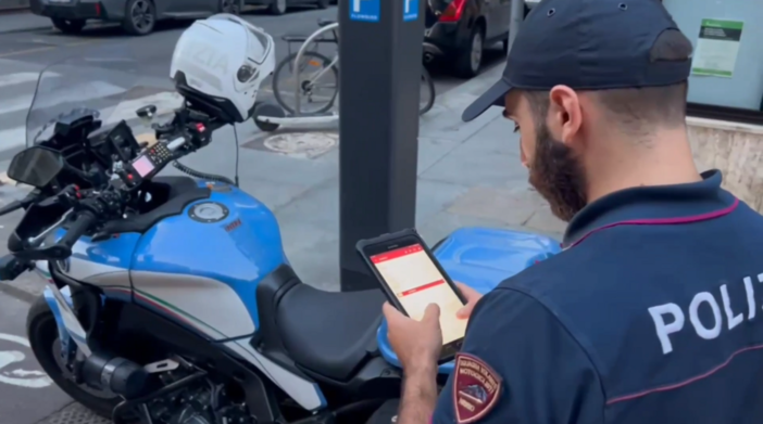 Controlli a Mirafiori da parte della Polizia Controlli a Mirafiori da parte della Polizia
