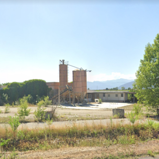 L’ex cementificio dove si nascondeva il senza fissa dimora