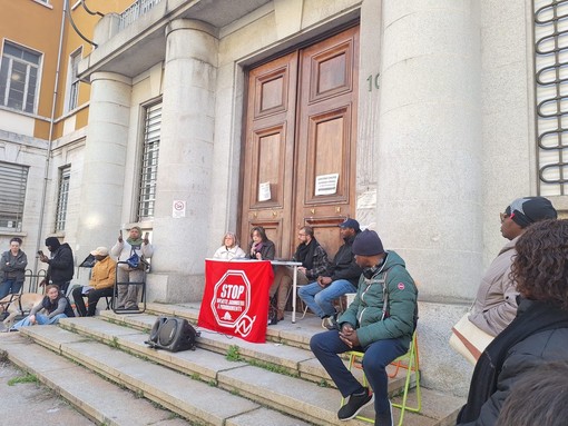 Caso tubercolosi al Neruda, la replica degli occupanti: "Non è un nuovo focolaio" Caso tubercolosi al Neruda, la replica degli occupanti: "Non è un nuovo focolaio"